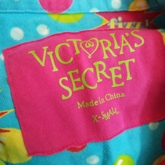 Victoria's Secret Flannel Pop Fizz Graph… - Picture 5 of 7